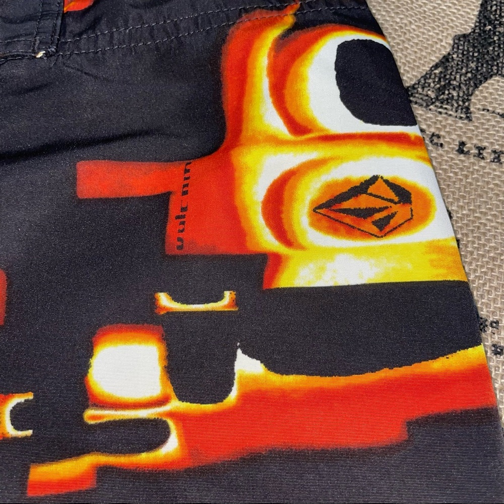 Volcom Mod Tech Black/Orange Distraction Print Sh… - image 4